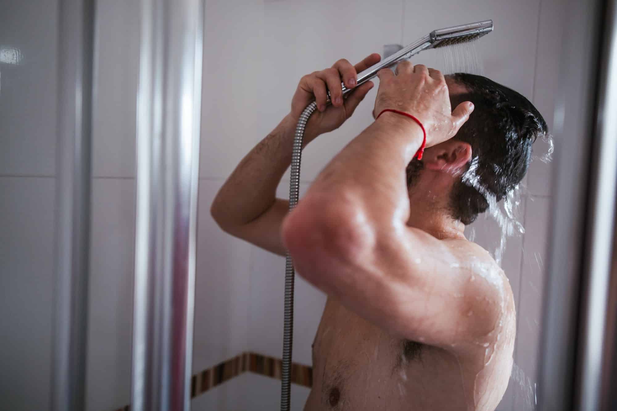Pourquoi les meilleures pensées naissent sous la douche ?