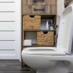 Ne laissez plus aucune trace dans vos toilettes grâce à ces techniques simples