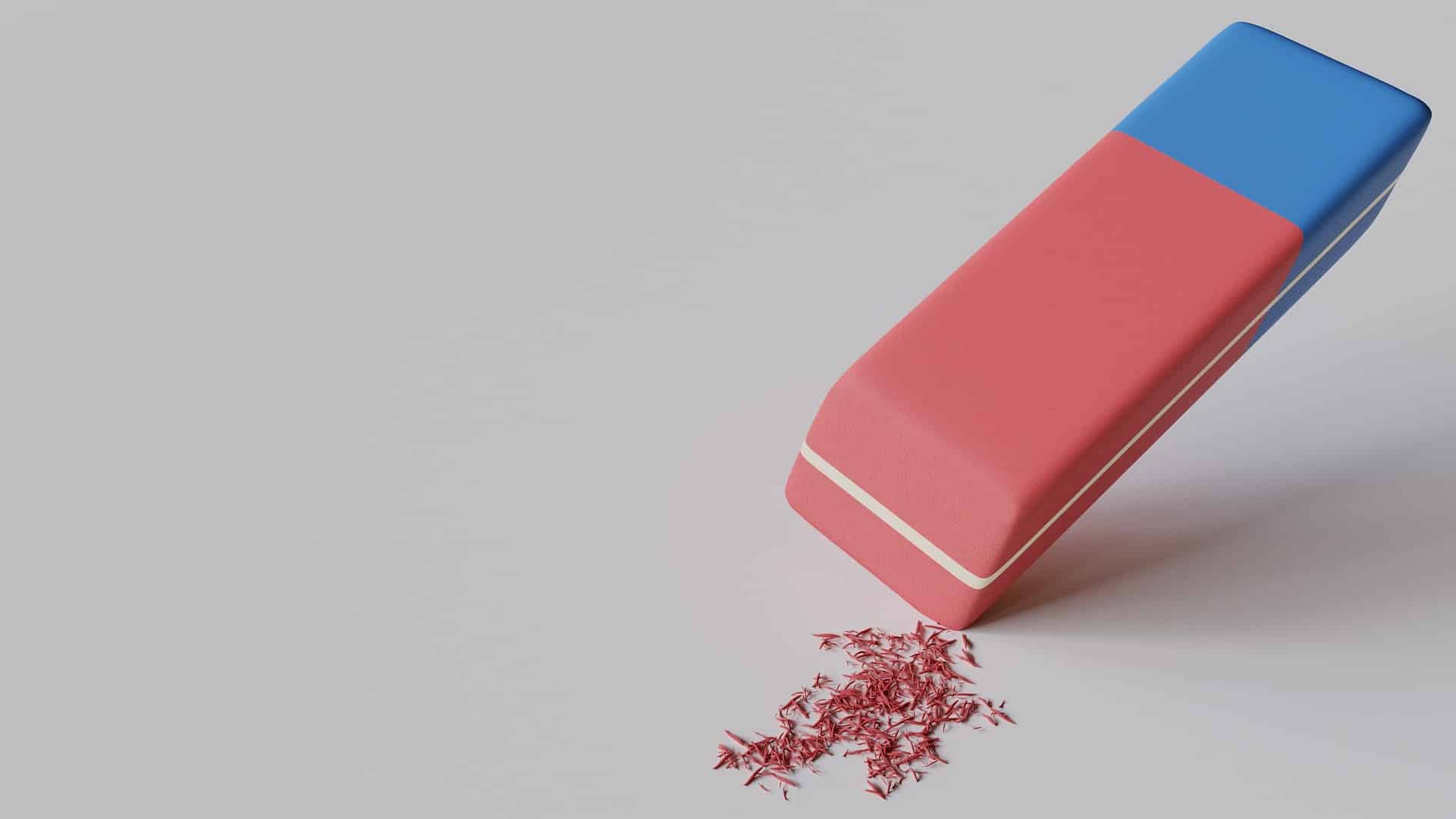 vous pensiez que le côté bleu de la gomme effaçait les stylos ? détrompez-vous !