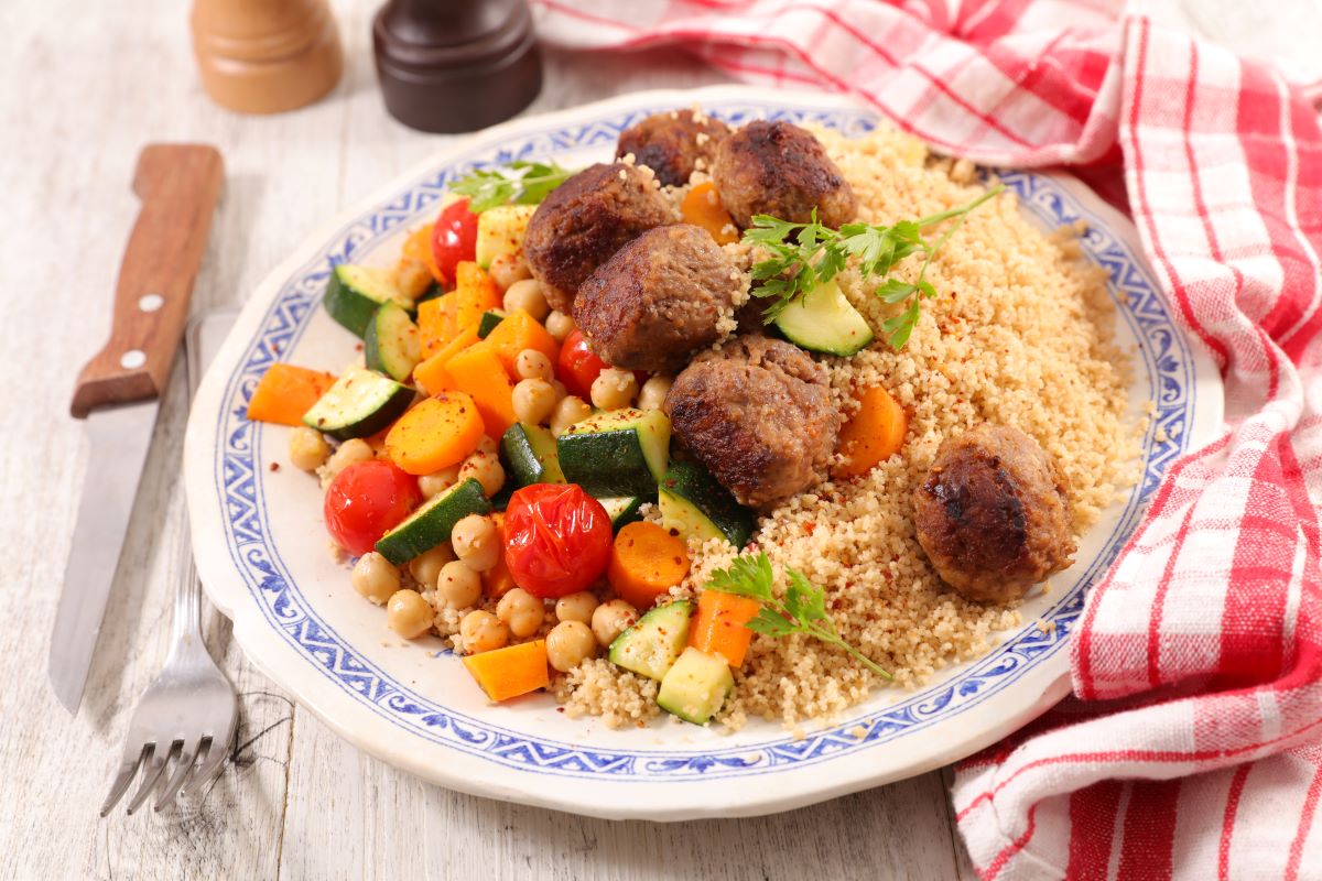 couscous aux légumes et boulettes de viande